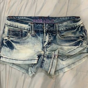 Hydraulic denim shorts